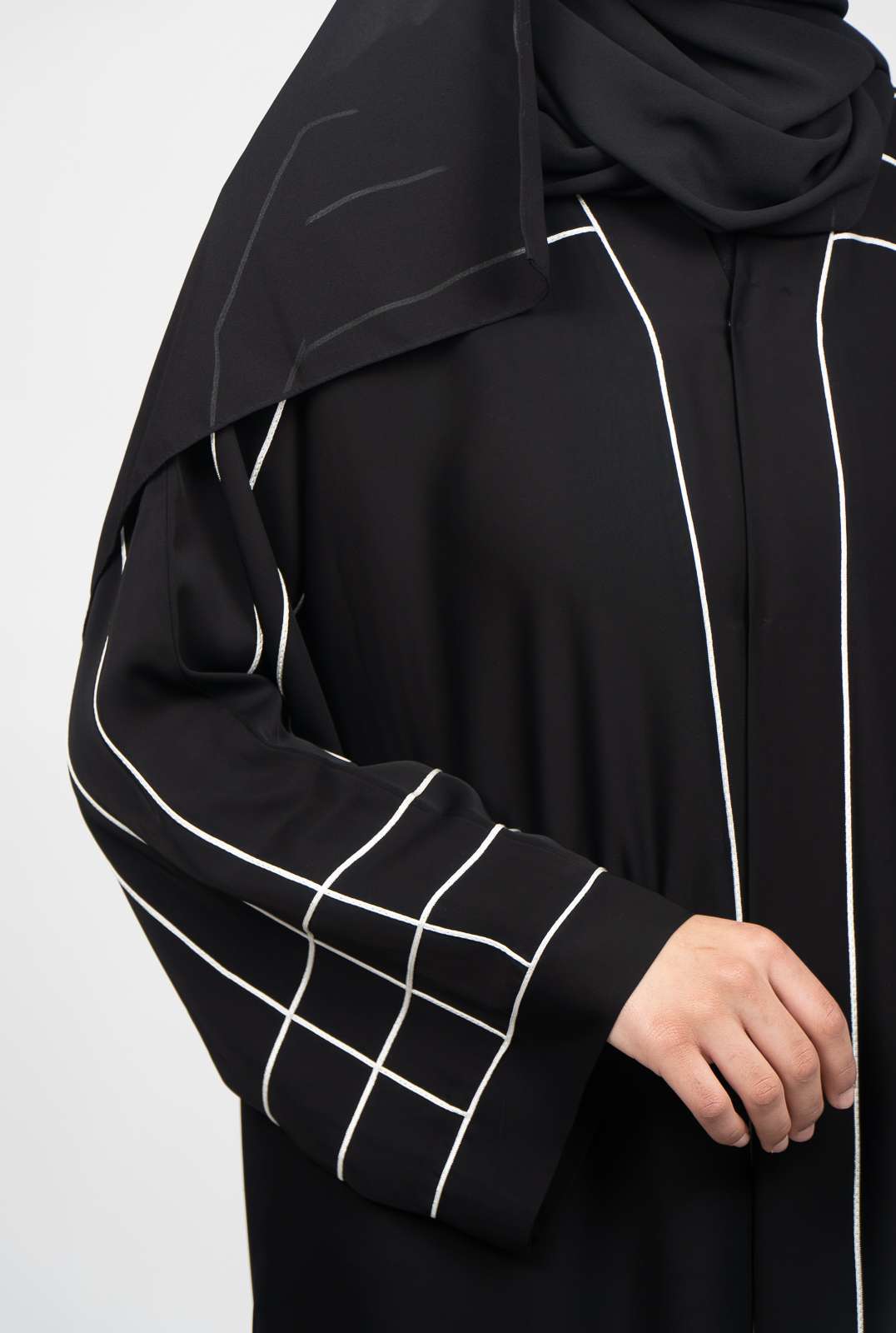 Alyas - White Cord Abaya