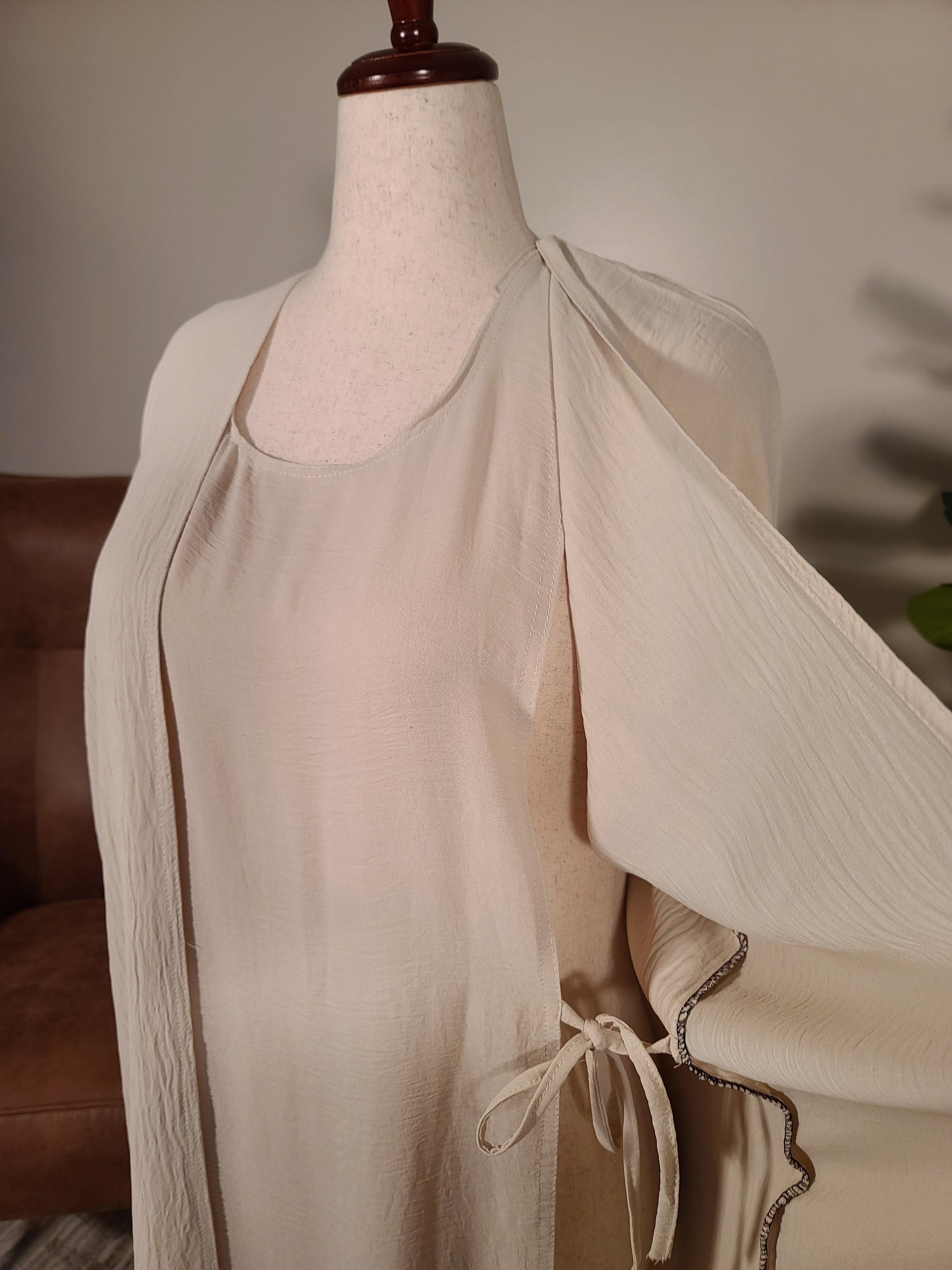 Khawla - Beige Abaya